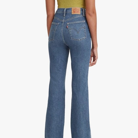 High Rise Levi’s Jeans - Picture 2 of 4